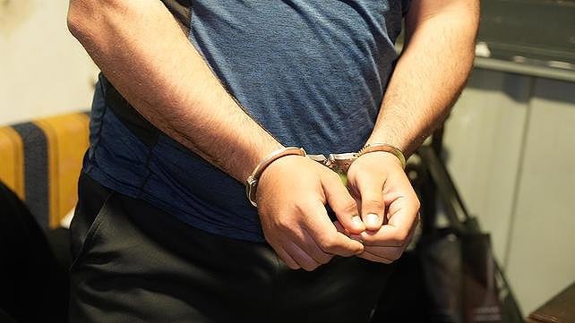 توقيف شاب من مجد الكروم بشبهة التواصل مع عميلة لبنانية
