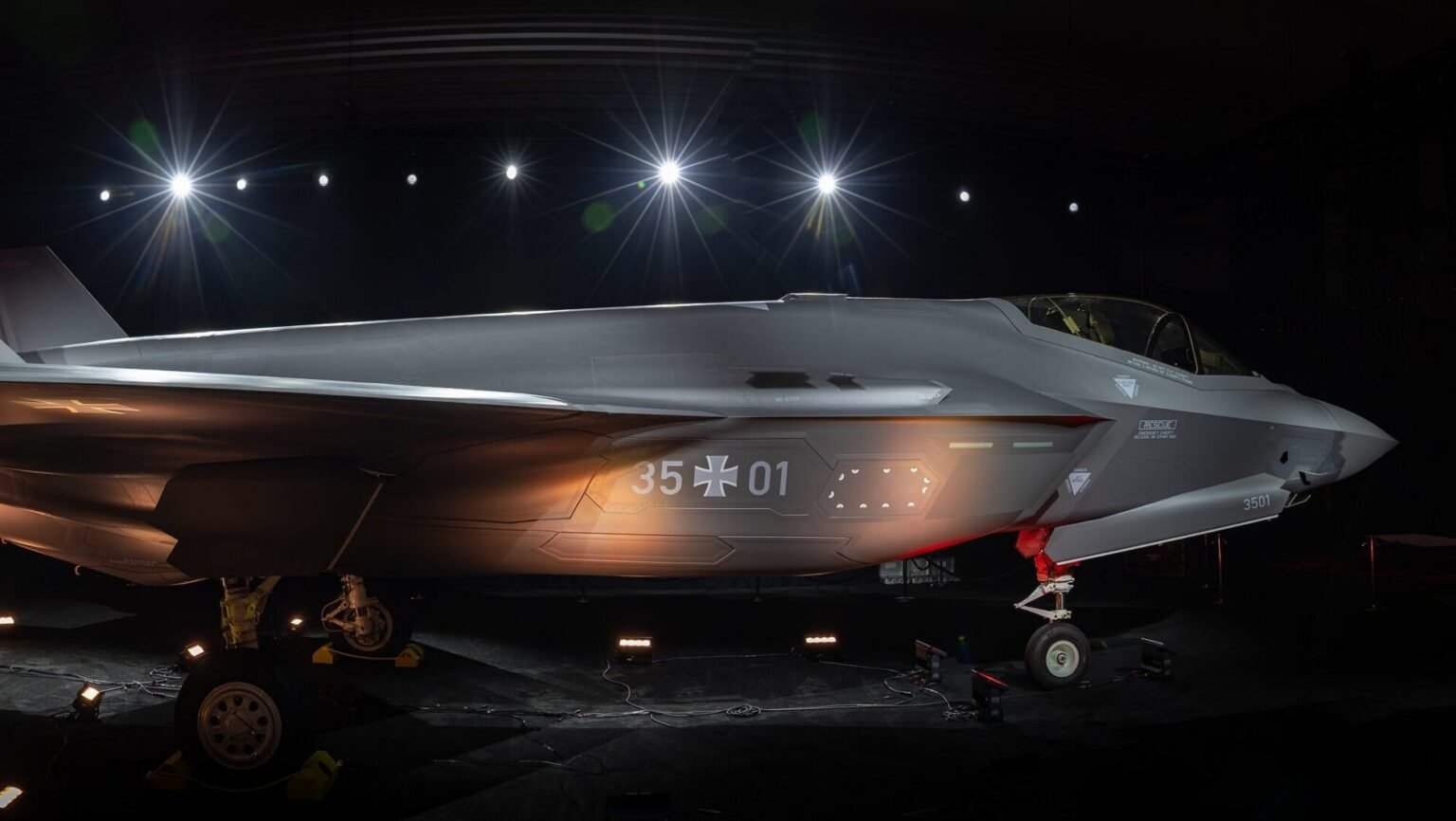 ألمانيا تتسلم أول طائرة F-35A تمهيداً لإدخالها الخدمة ابتداءً من 2027