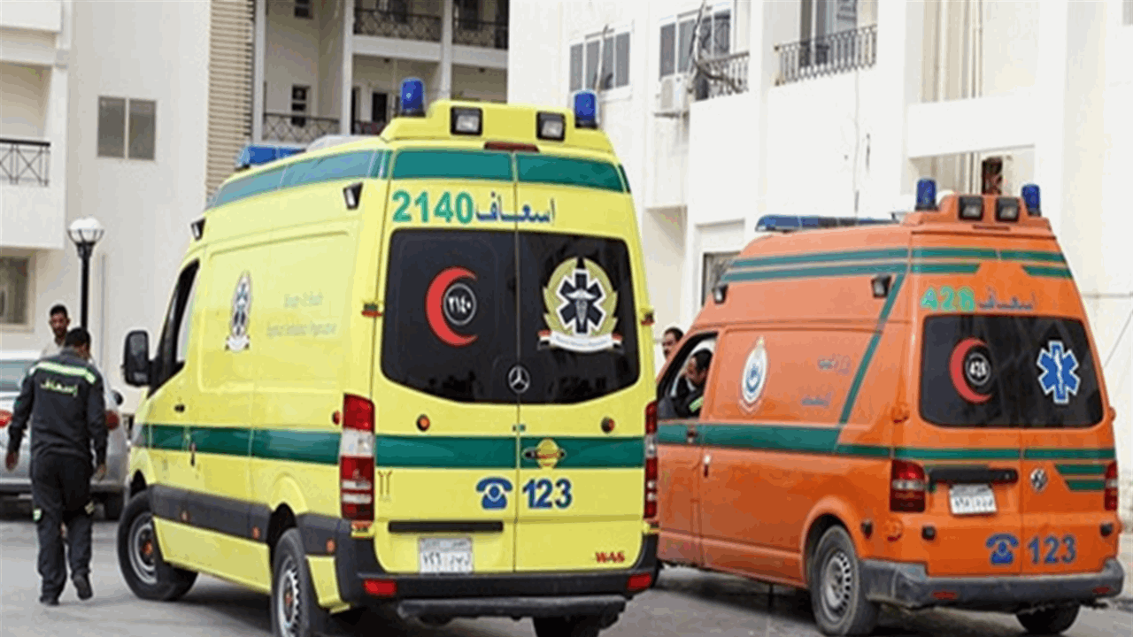 فاجعة في موقع حادث تصادم بالقليوبية.. مسعف يكتشف نجله بين ضحايا الحادث